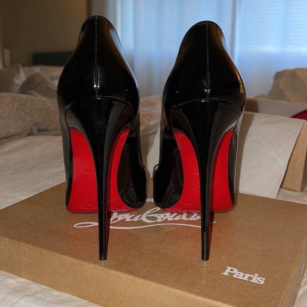Christian Louboutin So Kate